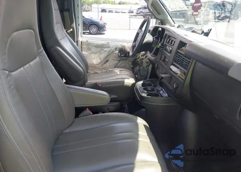 2017 GMC Savana 2500 Work Van z USA, uszkodzony, nr VIN 1GTW7AFF3H1137379